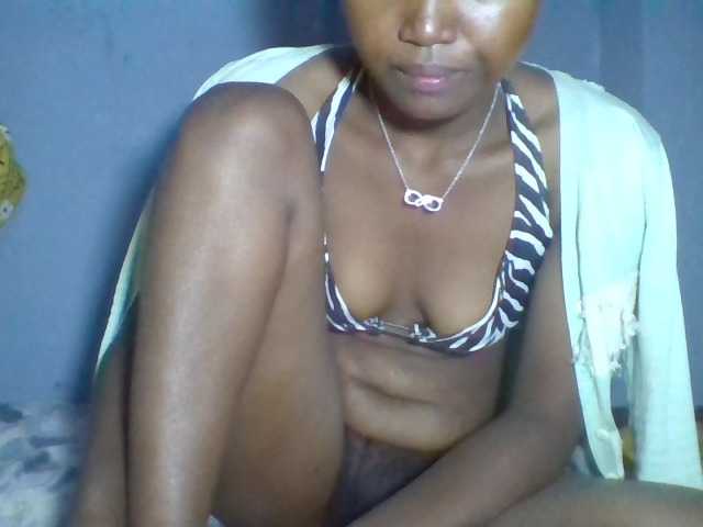 Rema-2 live cam on BongaCams