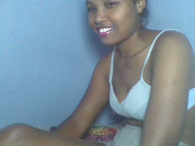 Rema-2 live cam on BongaCams