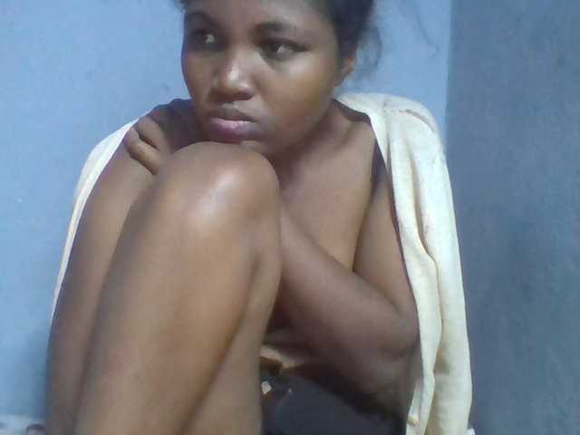 Rema-2 live cam on BongaCams