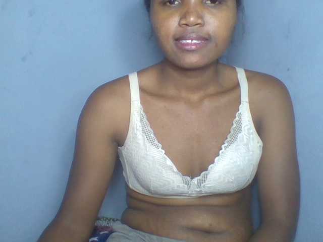 Rema-2 live cam on BongaCams