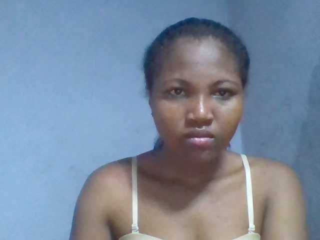 Rema-2 live cam on BongaCams