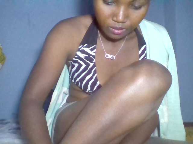 Rema-2 live cam on BongaCams