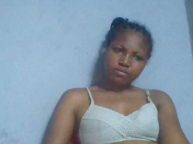 Rema-2 live cam on BongaCams
