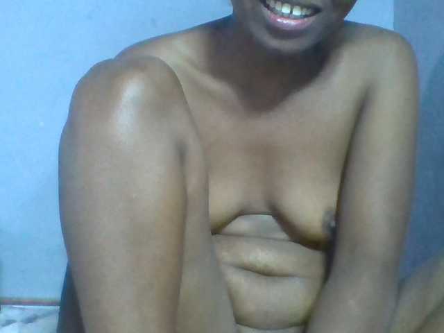 Rema-2 live cam on BongaCams