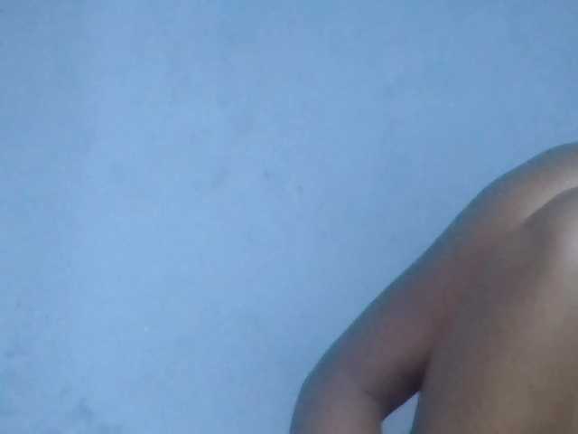 Rema-2 live cam on BongaCams