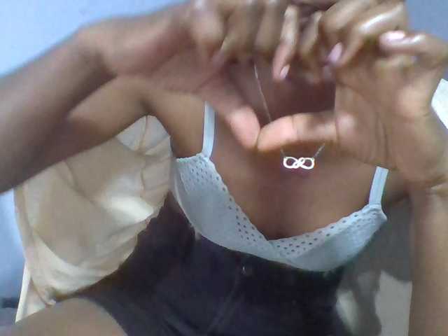 Rema-2 live cam on BongaCams
