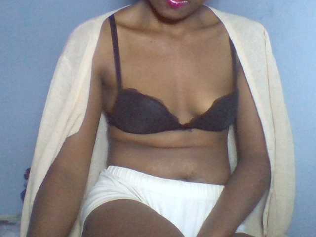 Rema-2 live webcam show