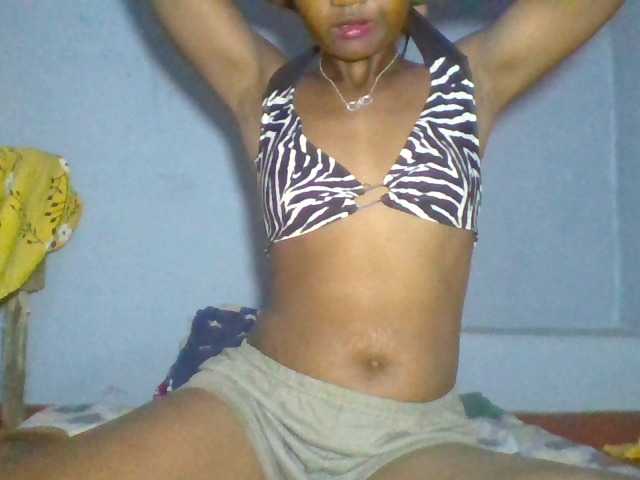 Rema-2 live cam on BongaCams