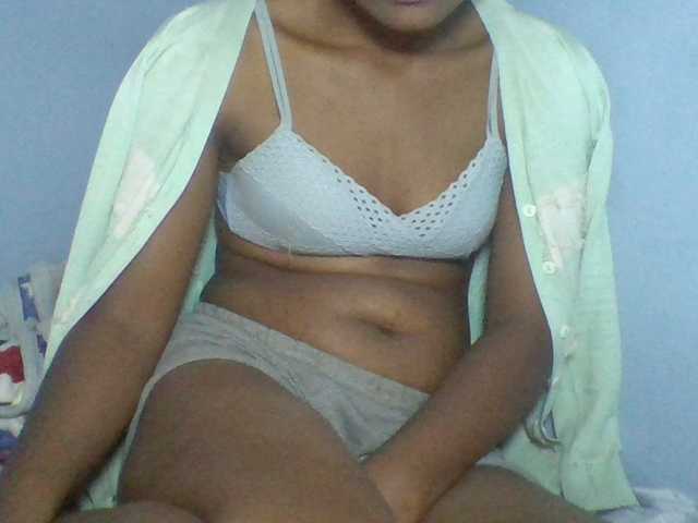 Rema-2 live cam on BongaCams