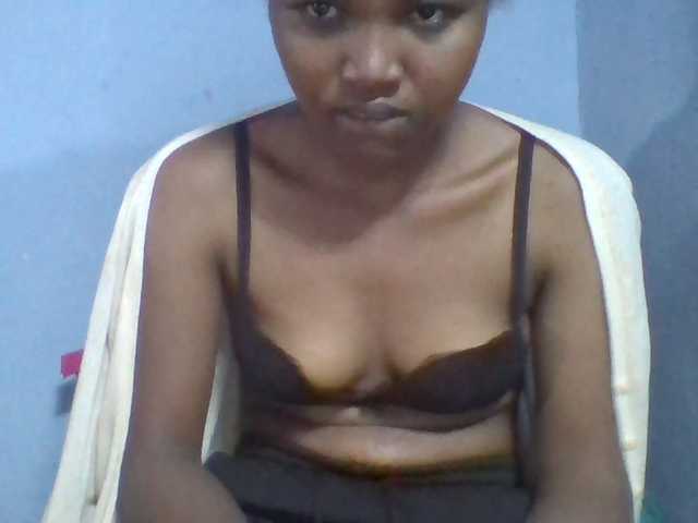 Rema-2 live cam on BongaCams