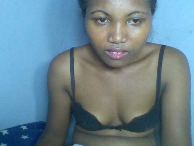 Rema-2 live webcam show