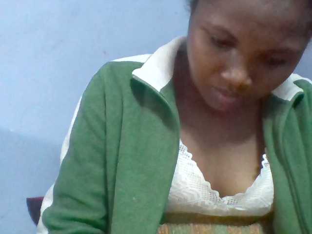 Rema-2 live cam on BongaCams