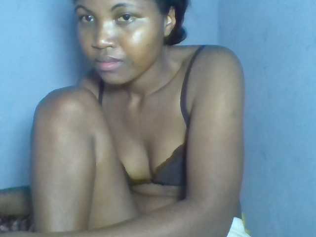 Rema-2 live webcam show