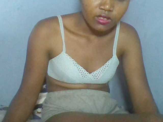 Rema-2 live cam on BongaCams