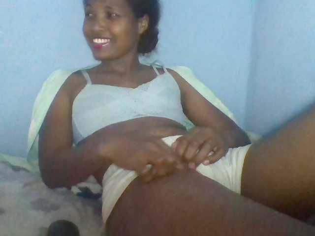 Rema-2 live cam on BongaCams