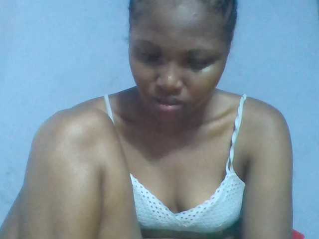 Rema-2 live cam on BongaCams