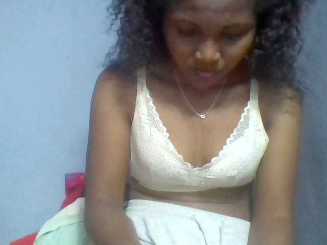 Rema-2 live cam on BongaCams