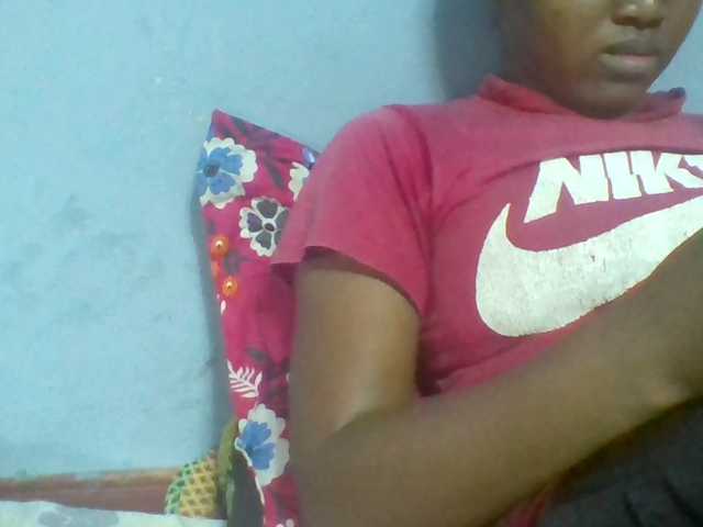 Rema-2 live cam on BongaCams