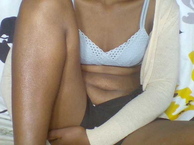 Rema-2 live webcam show