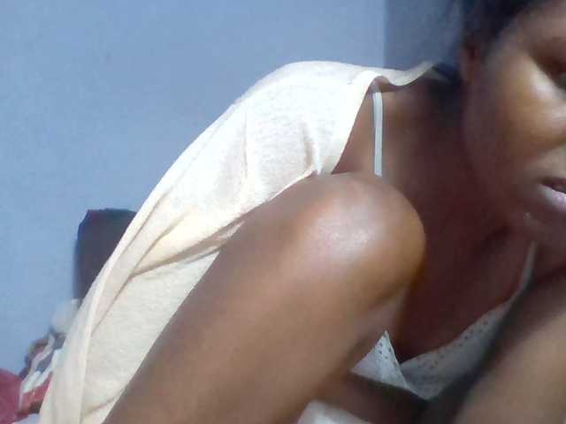 Rema-2 live cam on BongaCams