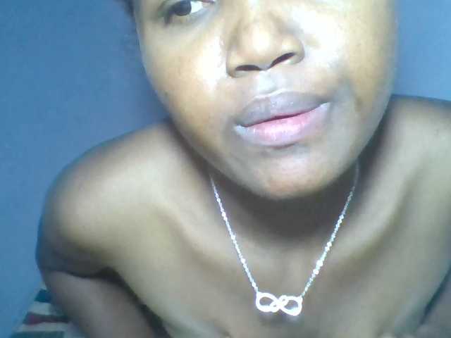 Rema-2 live cam on BongaCams