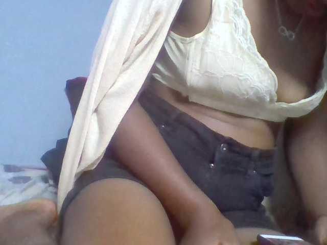 Rema-2 live cam on BongaCams