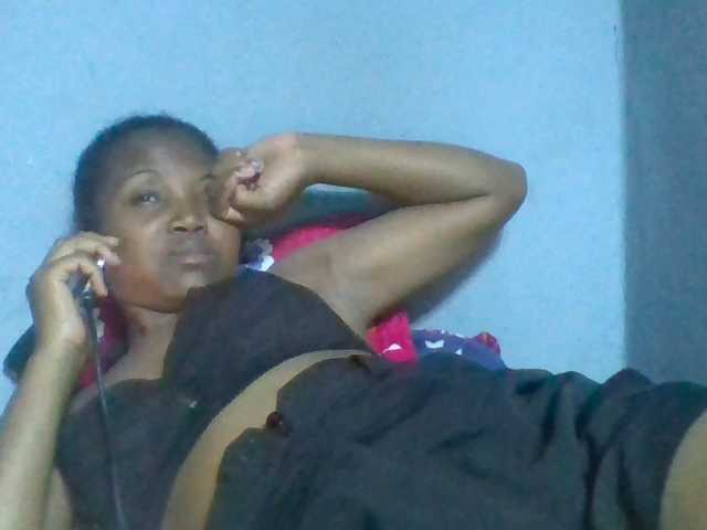 Rema-2 live cam on BongaCams