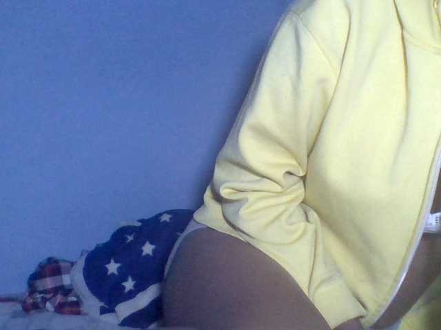 Rema-2 live cam on BongaCams