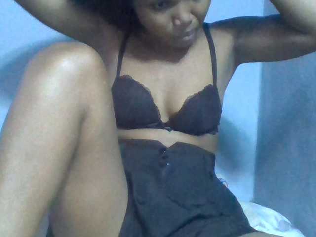 Rema-2 live cam on BongaCams