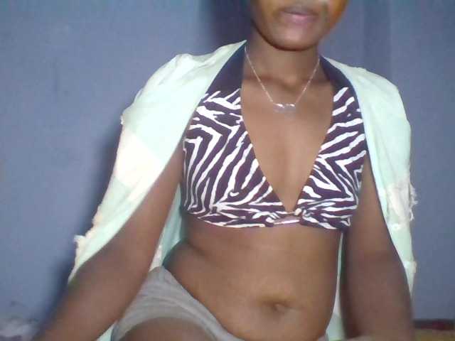 Rema-2 live cam on BongaCams