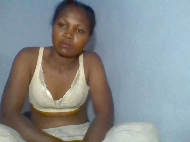 Rema-2 live cam on BongaCams