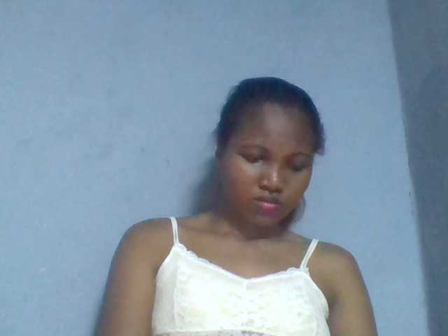 Rema-2 live cam on BongaCams