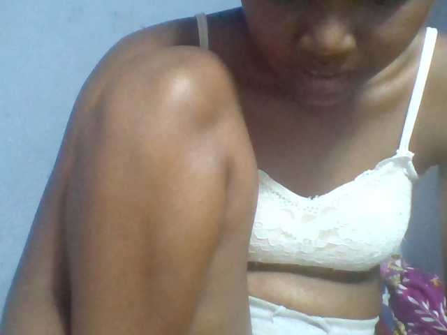 Rema-2 live cam on BongaCams