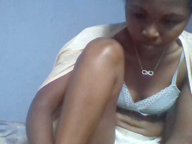 Rema-2 live cam on BongaCams