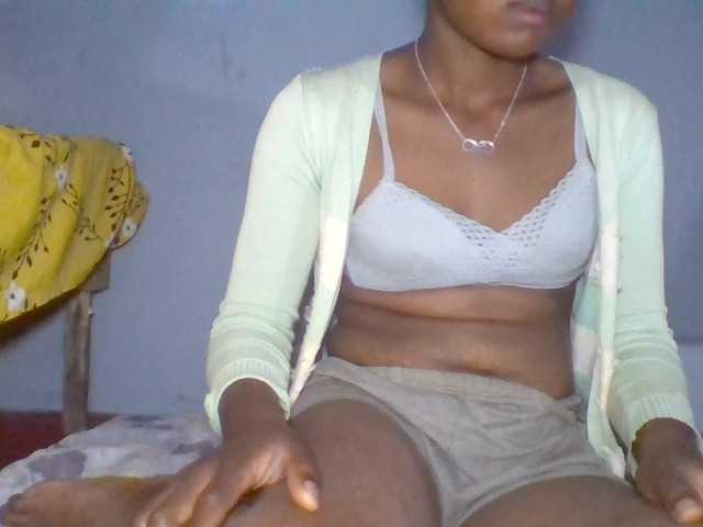 Rema-2 live cam on BongaCams