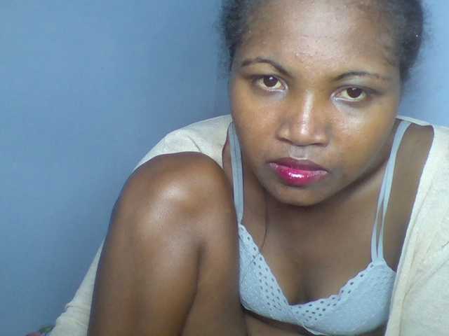 Rema-2 live webcam show