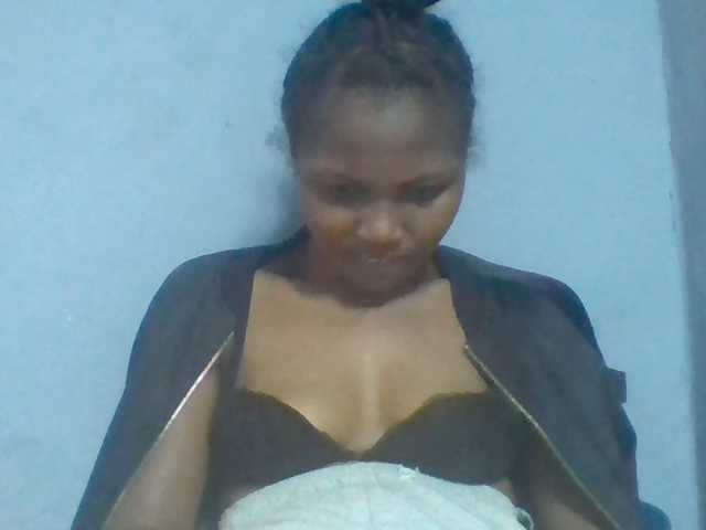 Rema-2 live cam on BongaCams