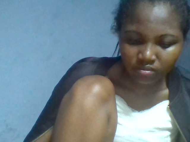 Rema-2 live cam on BongaCams