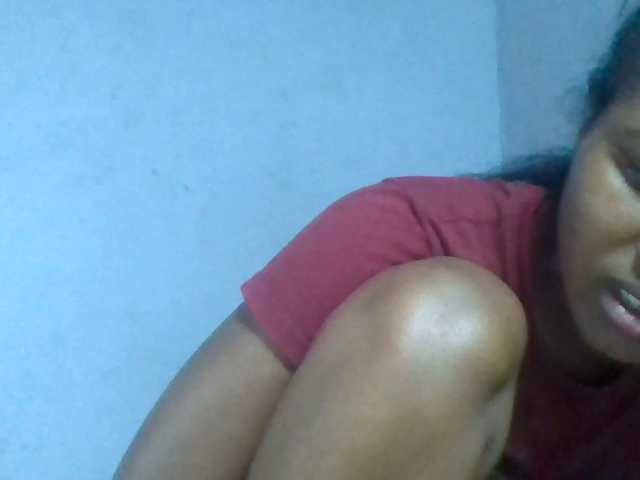 Rema-2 live cam on BongaCams