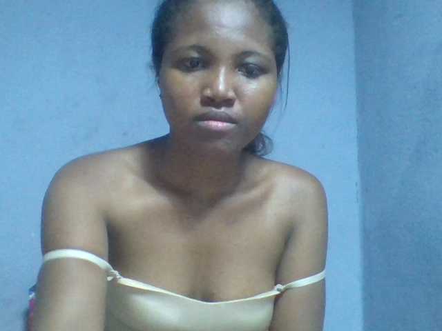 Rema-2 live cam on BongaCams