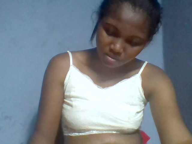 Rema-2 live cam on BongaCams