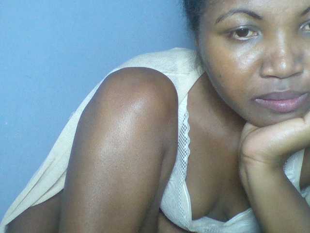 Rema-2 live webcam show