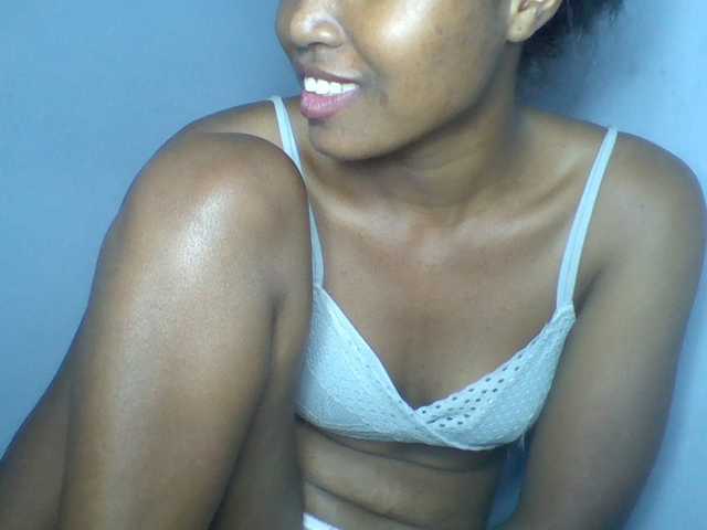 Rema-2 live webcam show