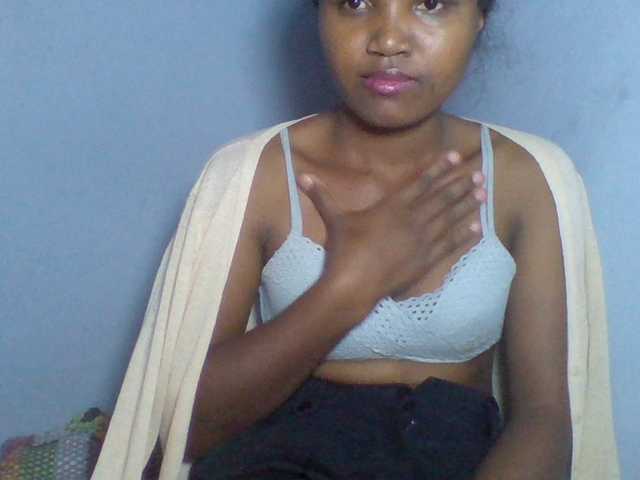 Rema-2 live webcam show