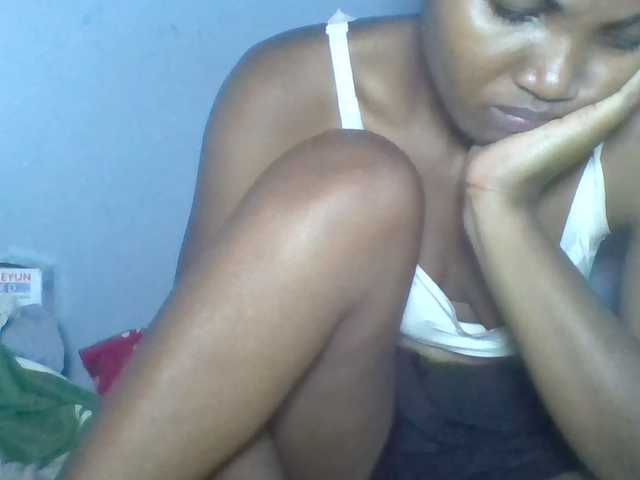 Rema-2 live cam on BongaCams