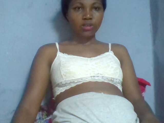 Rema-2 live cam on BongaCams