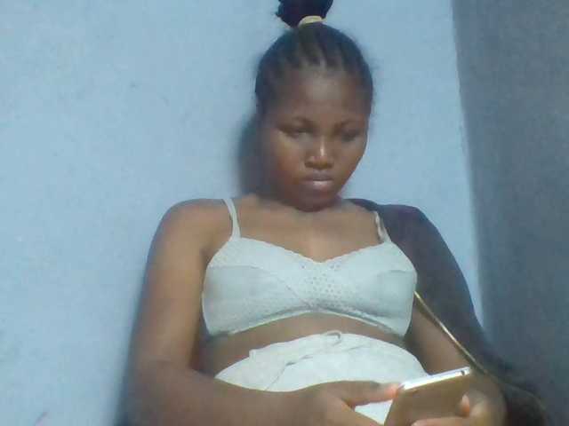 Rema-2 live cam on BongaCams