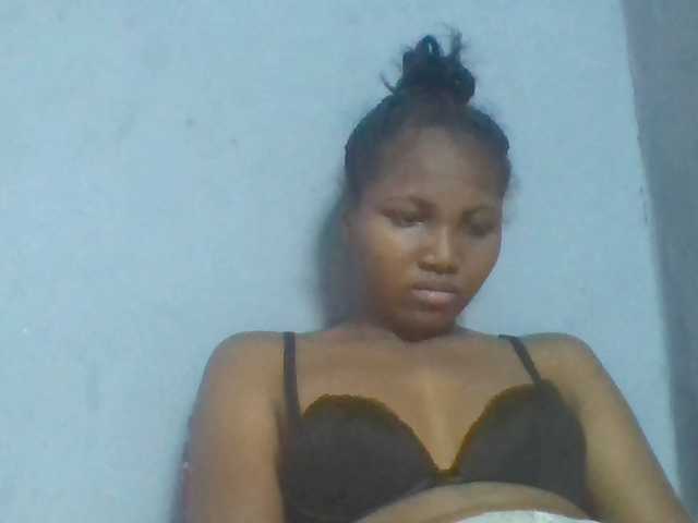 Rema-2 live cam on BongaCams