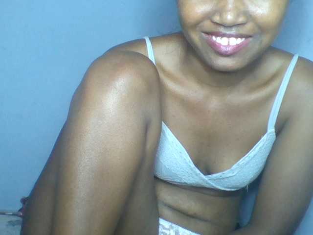 Rema-2 live webcam show