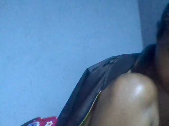 Rema-2, en directo ahora en BongaCams